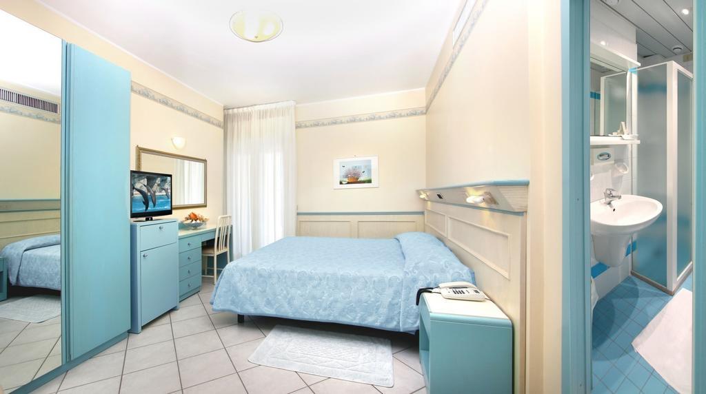 Hotel Arizona Riccione Dış mekan fotoğraf