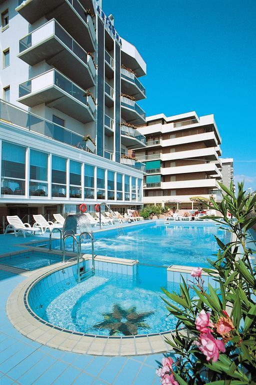 Hotel Arizona Riccione Dış mekan fotoğraf