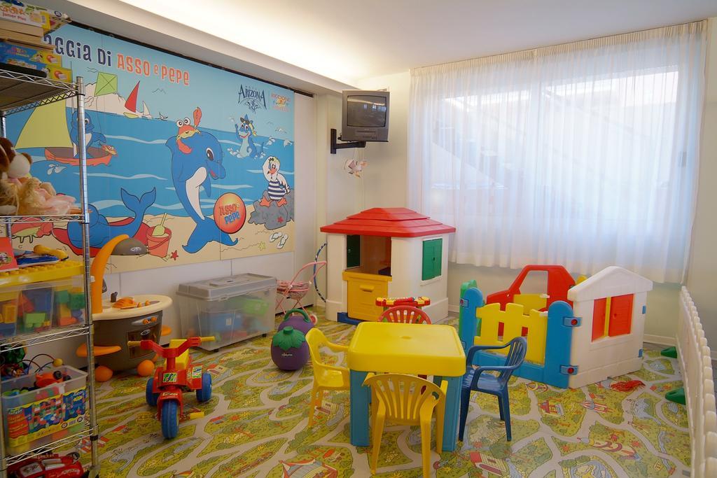 Hotel Arizona Riccione Dış mekan fotoğraf