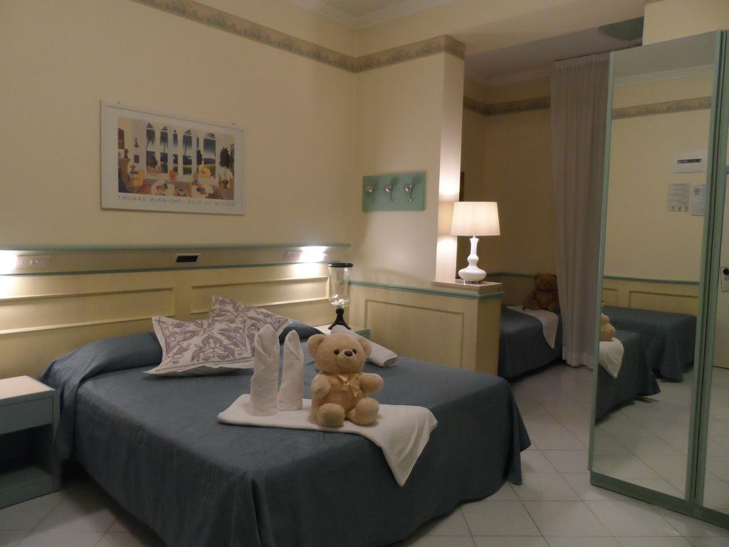 Hotel Arizona Riccione Dış mekan fotoğraf