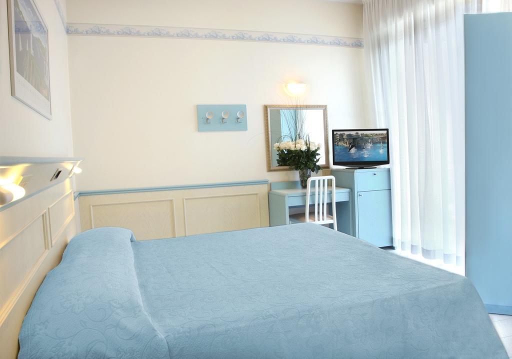 Hotel Arizona Riccione Dış mekan fotoğraf