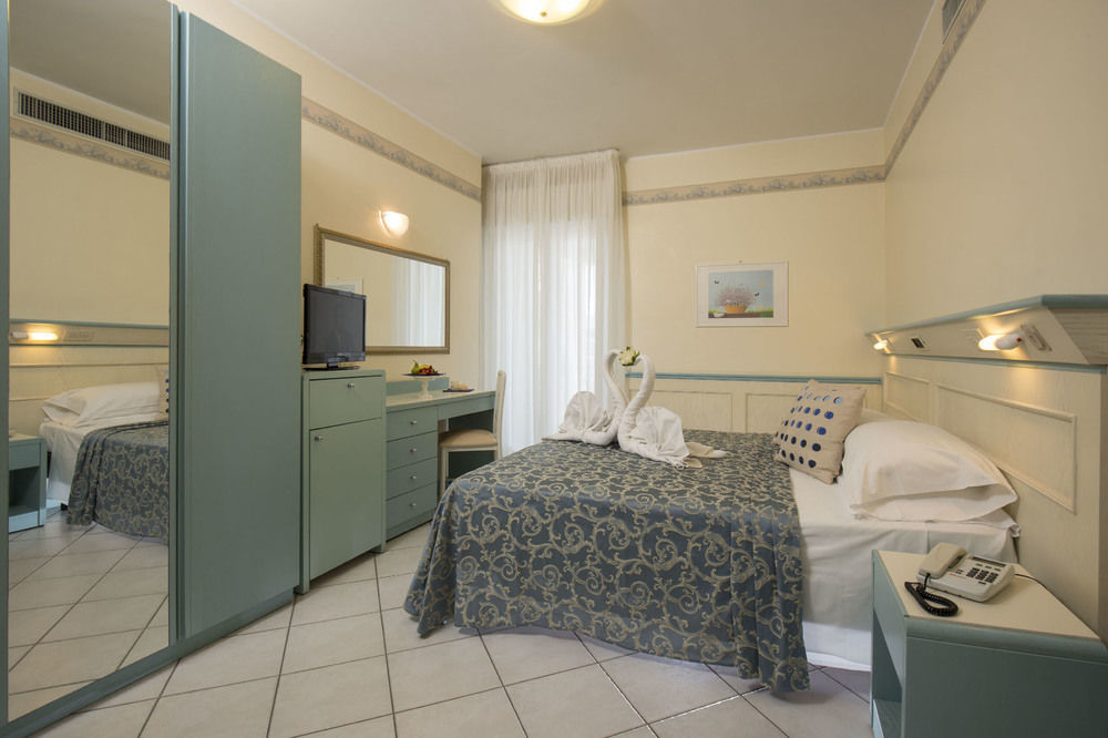 Hotel Arizona Riccione Dış mekan fotoğraf