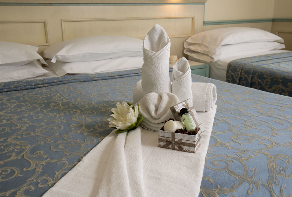 Hotel Arizona Riccione Dış mekan fotoğraf